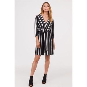 H&M striped V-neck dress size XS